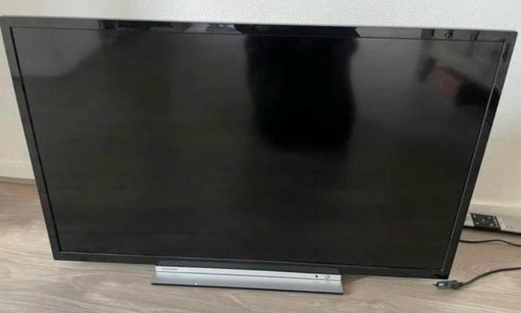 Toshiba tv smart tv    80cm doorsnee, Ophalen, Toshiba, 50 Hz, Zo goed als nieuw