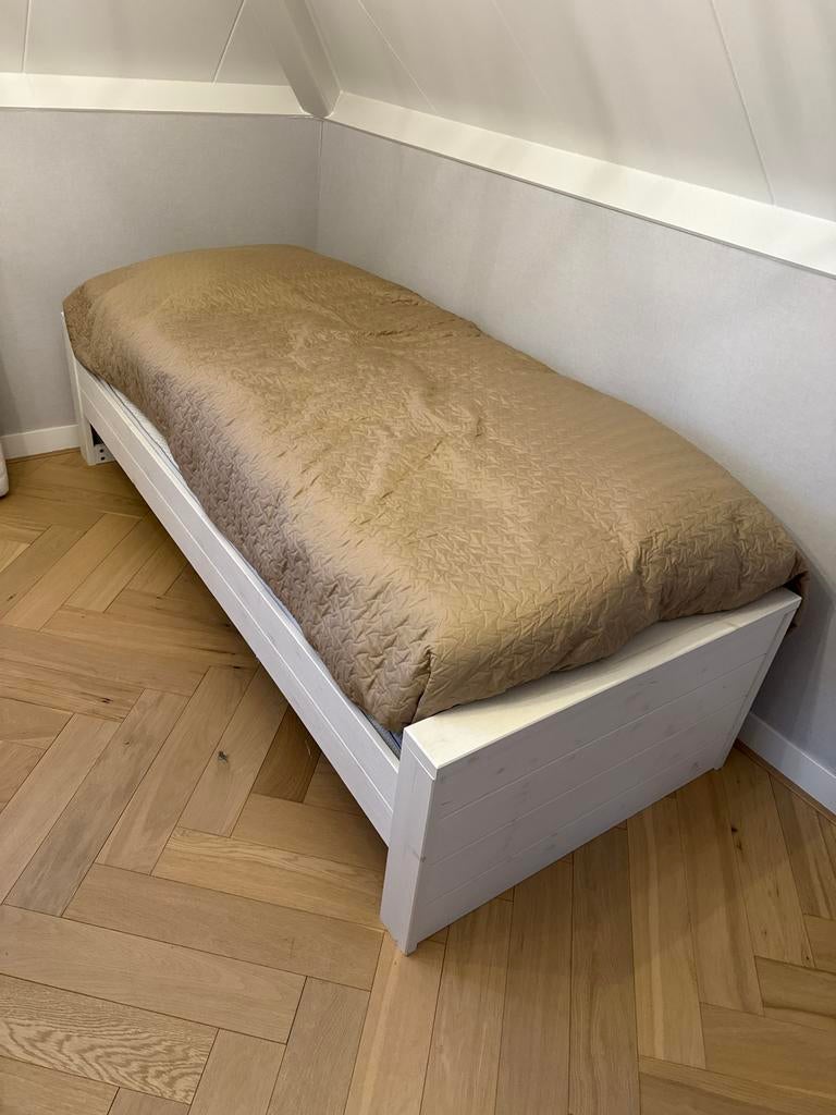 Eenpersoons bed Wood Dennis - Wit houten bedframe, Huis en Inrichting, Ophalen, Gebruikt, 90 cm, Eenpersoons