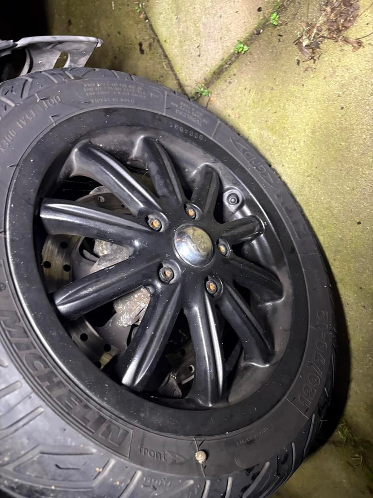 Zwarte voorwielen piagio mp3 12 inch, Ophalen of Verzenden