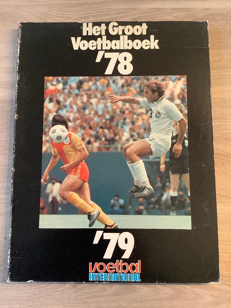 Voetbal International Het Groot Voetbalboek 1978-1979, Gelezen, Ophalen of Verzenden, Balsport, Voetbal International