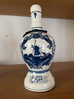 Delfts Blauw Muziekdoos Jeneverfles - Reuge "Strangers in th, Ophalen of Verzenden