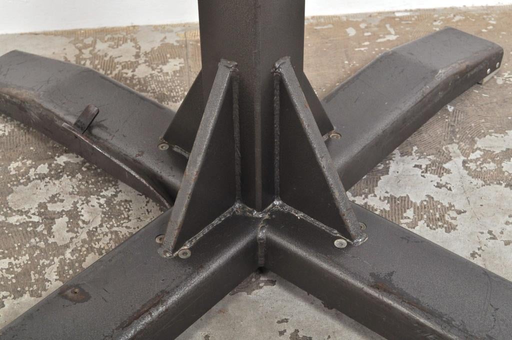 Vintage leren turnbok op metalen standaard PIECE OF ART, Ophalen of Verzenden