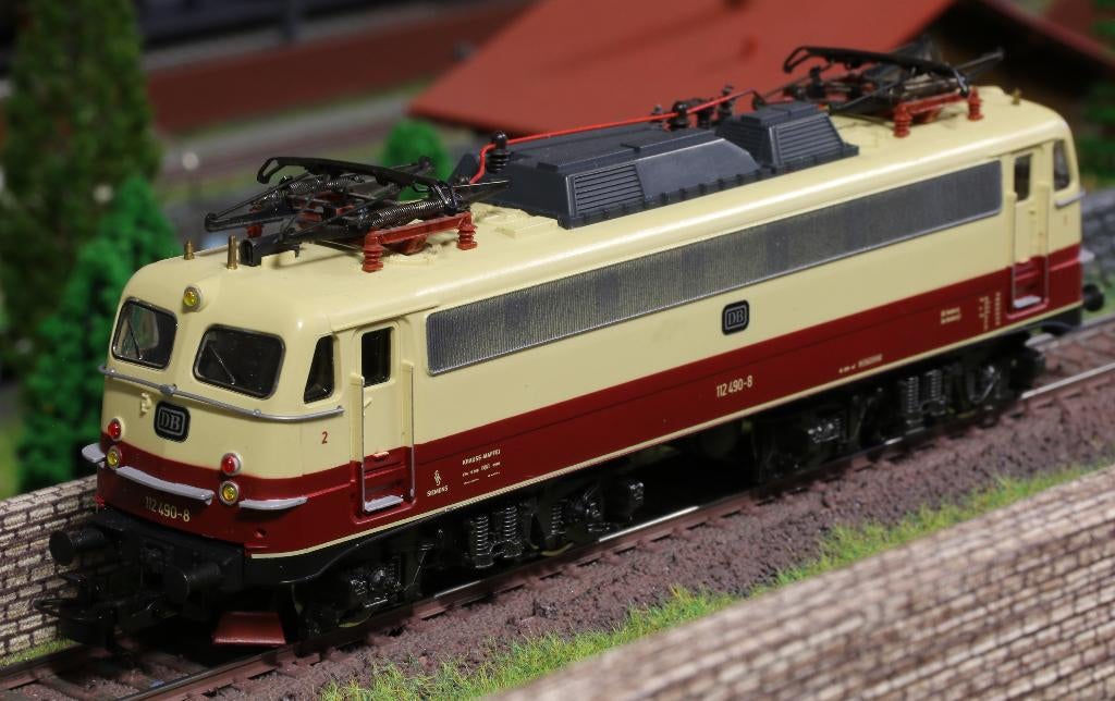 Marklin 3033 Digitaal "TEE KLEUREN", Hobby en Vrije tijd, Modeltreinen | H0, Ophalen, Wisselstroom, Locomotief, Zo goed als nieuw