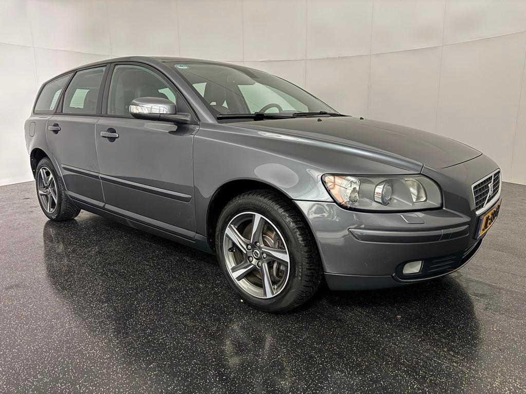 Volvo V50 2.5 T5 AWD Kinetic / YOUNGTIMER / Leder / Xenon, Auto's, Automaat, Gebruikt, Zwart, Stoelverwarming