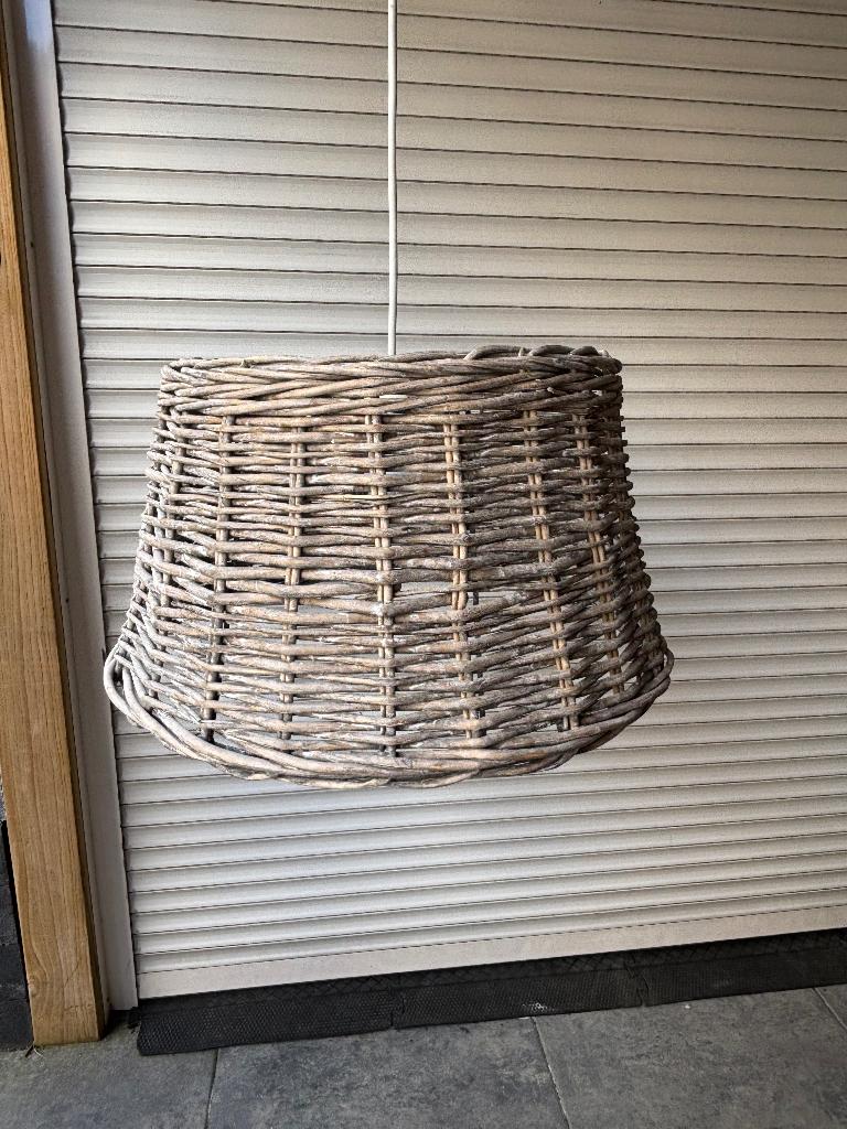 Rotan hang lamp, Huis en Inrichting, Lampen | Hanglampen, Ophalen, Gebruikt, Minder dan 50 cm