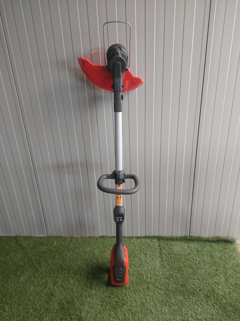 Husqvarna Grastrimmer 215iL - Nieuw (met/zonder accu), Tuin en Terras, Grastrimmers, Ophalen, Nieuw, Accu, Husqvarna