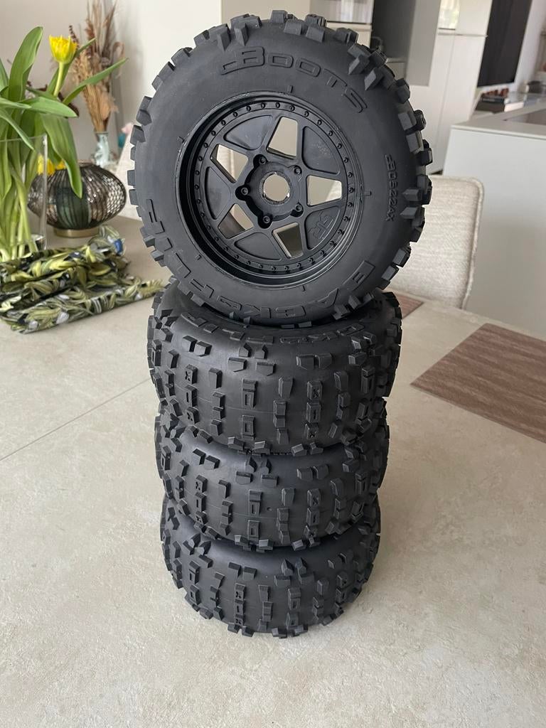 Nieuwe arrma 8S dBoots Backflip banden, Ophalen of Verzenden, Nieuw, Overige schalen, Onderdeel