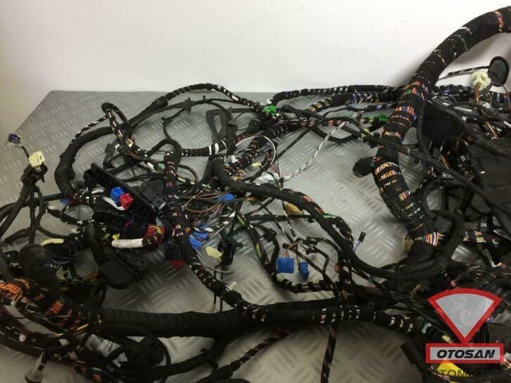 vw passat b8 2017 kabelboom compleet interieur vol led navi, Gebruikt, Volkswagen, Volkswagen AG, Berliner Ring 2
38440  Wolfsburg, DE