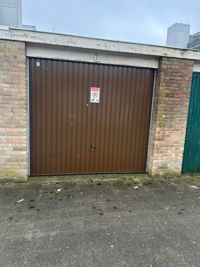 Te huur Garagebox Utrecht 18m2. 250 euro per maand, Ophalen, Zo goed als nieuw