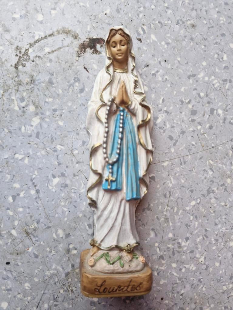 Religieus beeldje Onze Lieve Vrouw van Lourdes, Ophalen