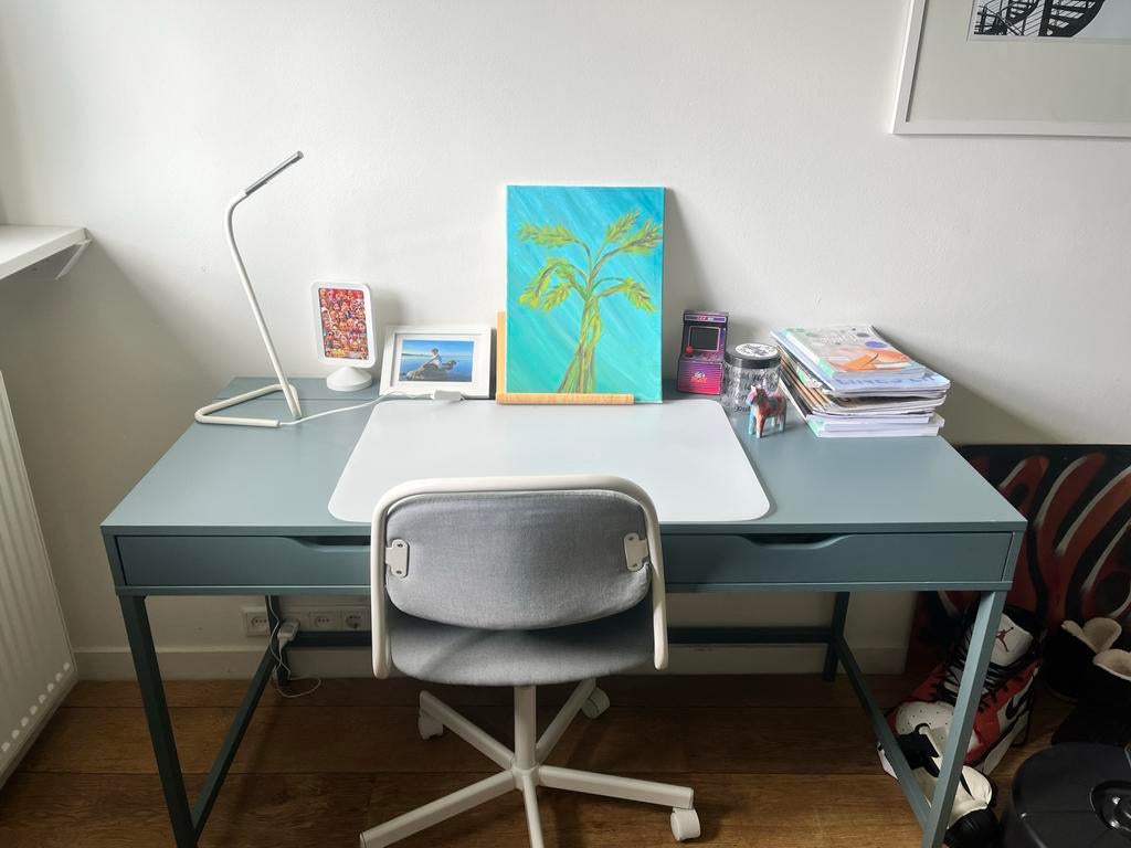 Bureau + stoel, zo goed als nieuw, Ophalen of Verzenden, Zo goed als nieuw, Grijs, Bureaustoel