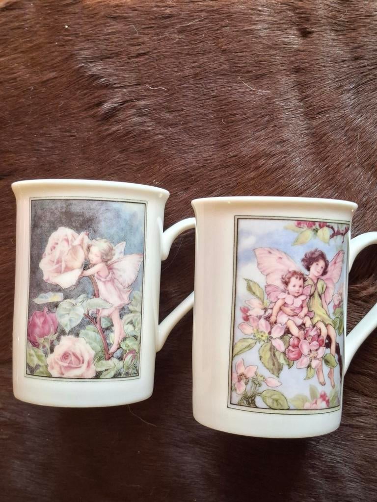 Flower Fairies mokken van D.E. - De Appelbloesem, Gebruikt, Keramiek, Ophalen of Verzenden, Overige stijlen