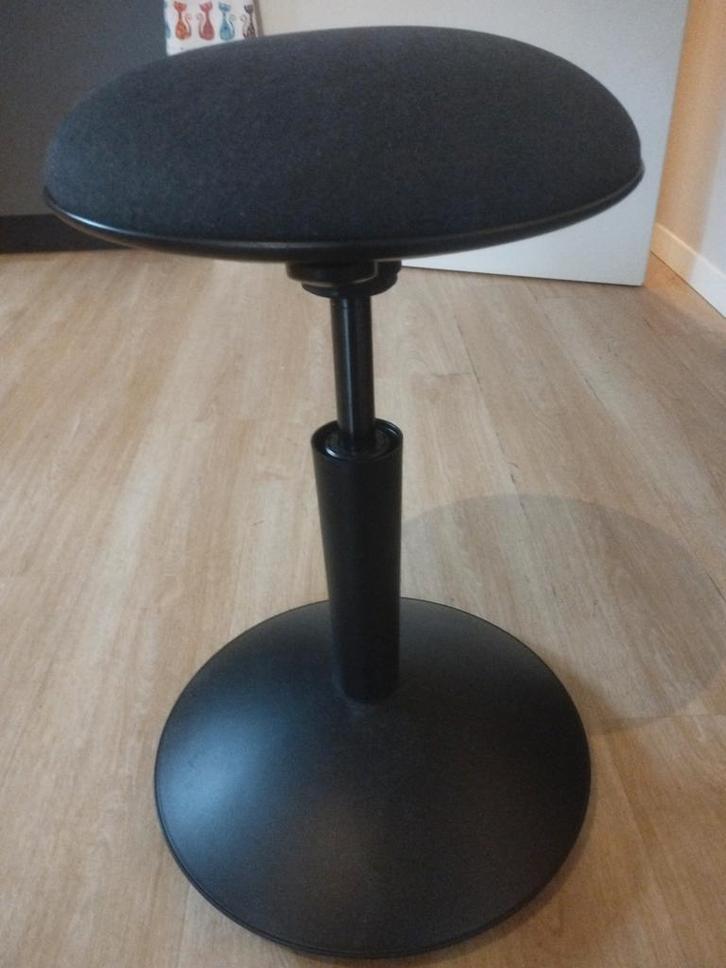 Nieuwe verstelbare IKEA kruk (gaslift), zwart, Huis en Inrichting, Krukjes, Ophalen of Verzenden