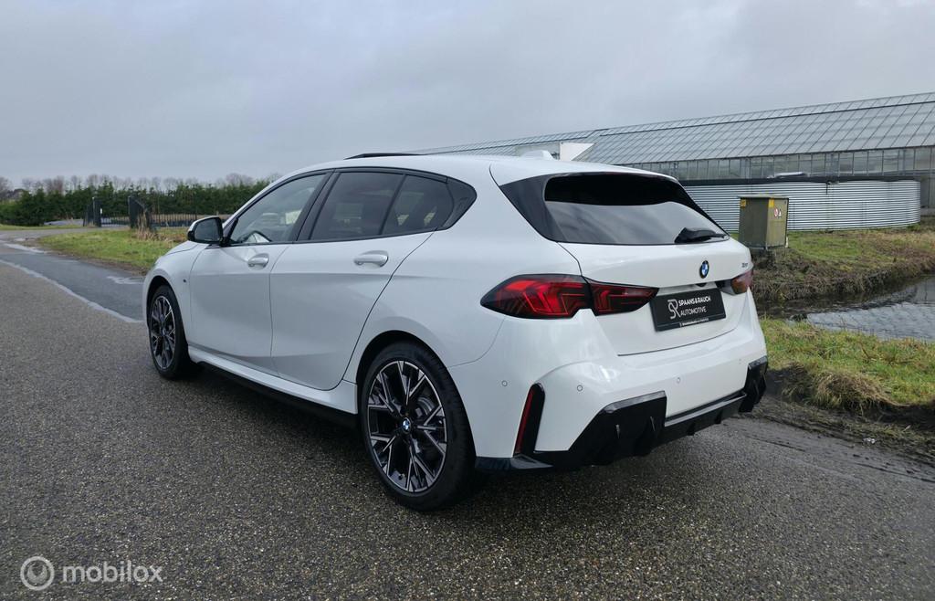 BMW 1-serie 123 xDrive / Pano / 360' camera / Navi, Auto's, 1998 cc, Gebruikt, Zwart, 4 cilinders