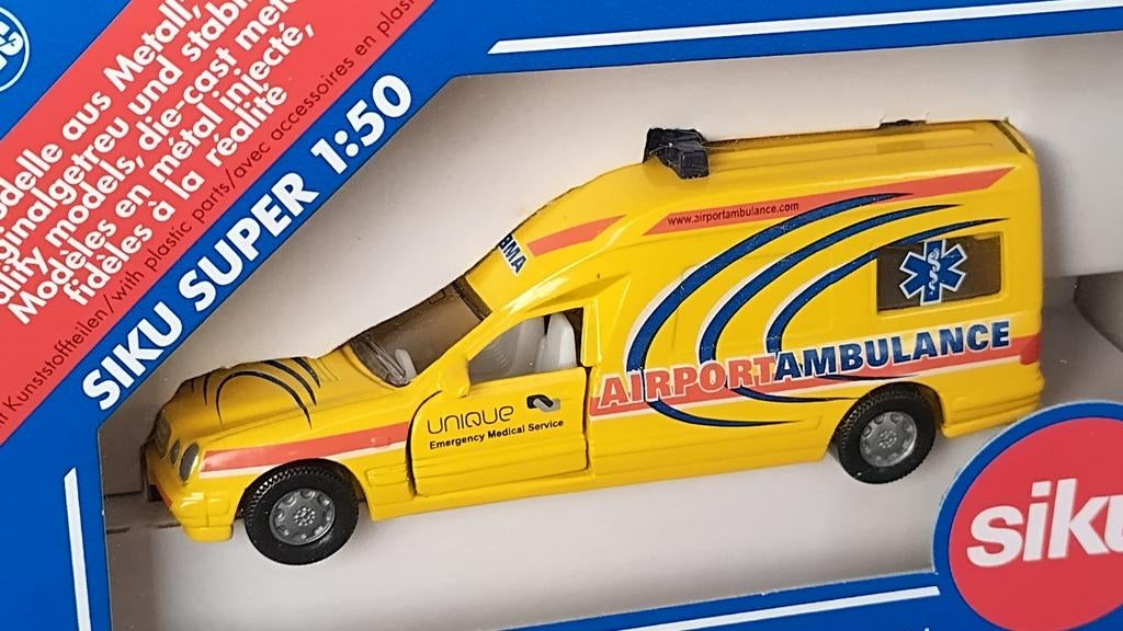 Mercedes Benz Binz Airport Ambulance 1:55 Siku 1958 Pol, Hobby en Vrije tijd, Modelauto's | Overige schalen, Schlittenbacherstrasse 60 Lüdenscheid Germany