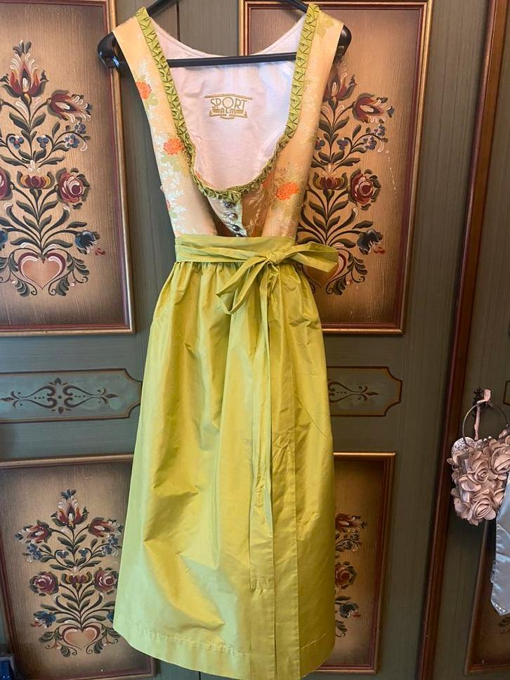 Dirndl Sportalm maat 48, Kleding | Dames, Carnavalskleding en Feestkleding, Zo goed als nieuw, Overige thema's, Maat 46/48 (XL) of groter