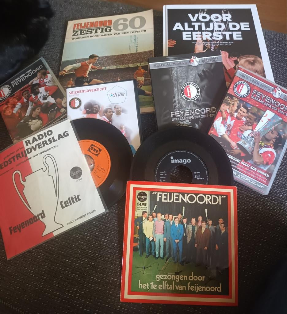 Feyenoord Spullen/2 singles/3 DVD'S/2 boeken, Ophalen of Verzenden, Zo goed als nieuw, Feyenoord, Boek of Tijdschrift