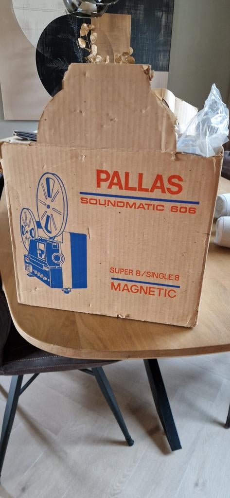 Pallas Soundmatic 606 filmprojector met scherm, Ophalen, Gebruikt, Met scherm