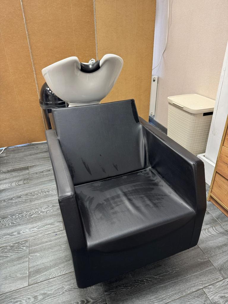 Kappers wasbak met stoel – zwart – nette staat, Ophalen