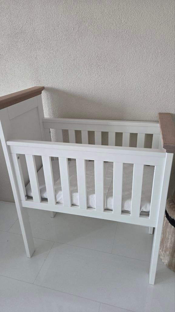 Kidsmill Wieg - Zo goed als nieuw met matras, Kinderen en Baby's, Babywiegjes en Ledikanten, Ophalen of Verzenden, Zo goed als nieuw