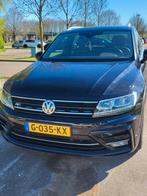 Volkswagen Tiguan 1.5 TSI ACT Highline R line PANO VIRTUAL, Auto's, Volkswagen, 4 cilinders, 150 pk, Leder en Stof, Zwart