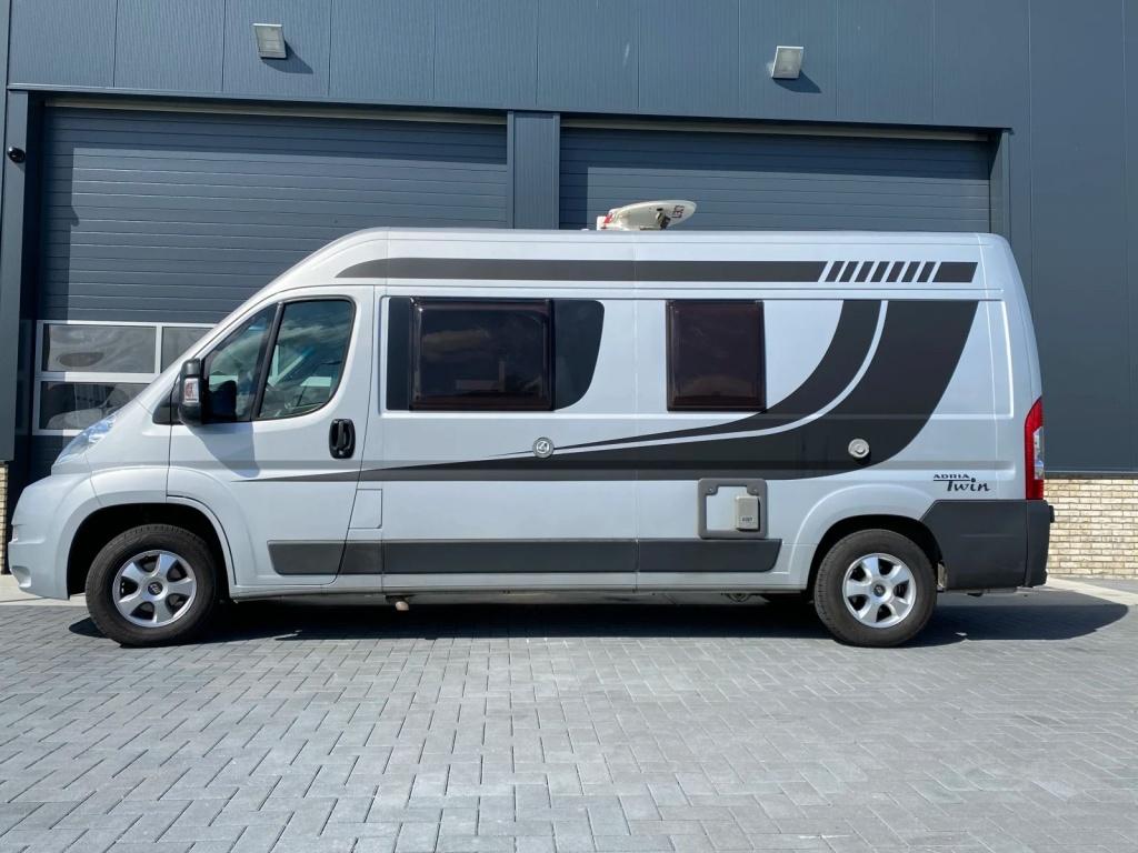 Adria Adria Twin 600SP Full - (bj 2007), Caravans en Kamperen, Campers, Nick, Airbags, Info@autoglasvriend.nl, Bedrijf
