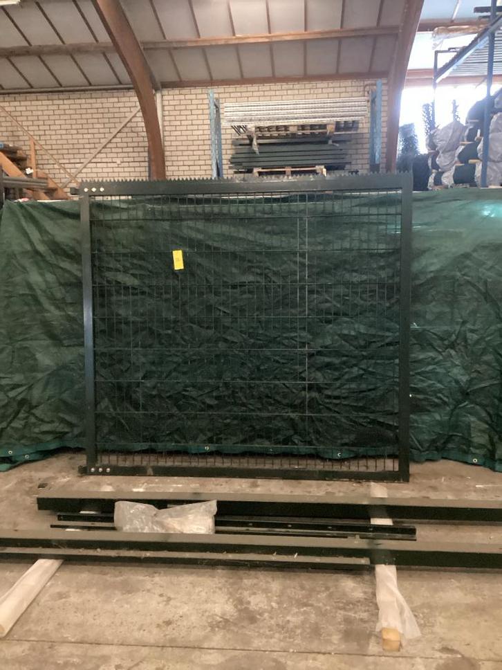 22. Enkele Dubbelstaafmatpoort Puntenkam Groen 200x185cm, Tuin en Terras, Tuinpoorten, Zo goed als nieuw, Draaipoort, IJzer, 150 tot 200 cm
