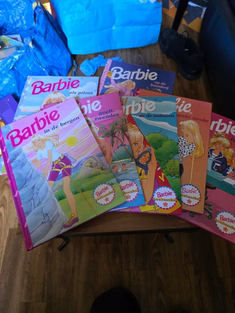 7 Barbie boeken: avonturencollectie, Ophalen of Verzenden, Zo goed als nieuw, Fictie algemeen