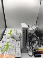 Complete Wii set met Balance Board en 2 Wii Fit games, Spelcomputers en Games, Nintendo, Nintendo, Nintendo, Met games