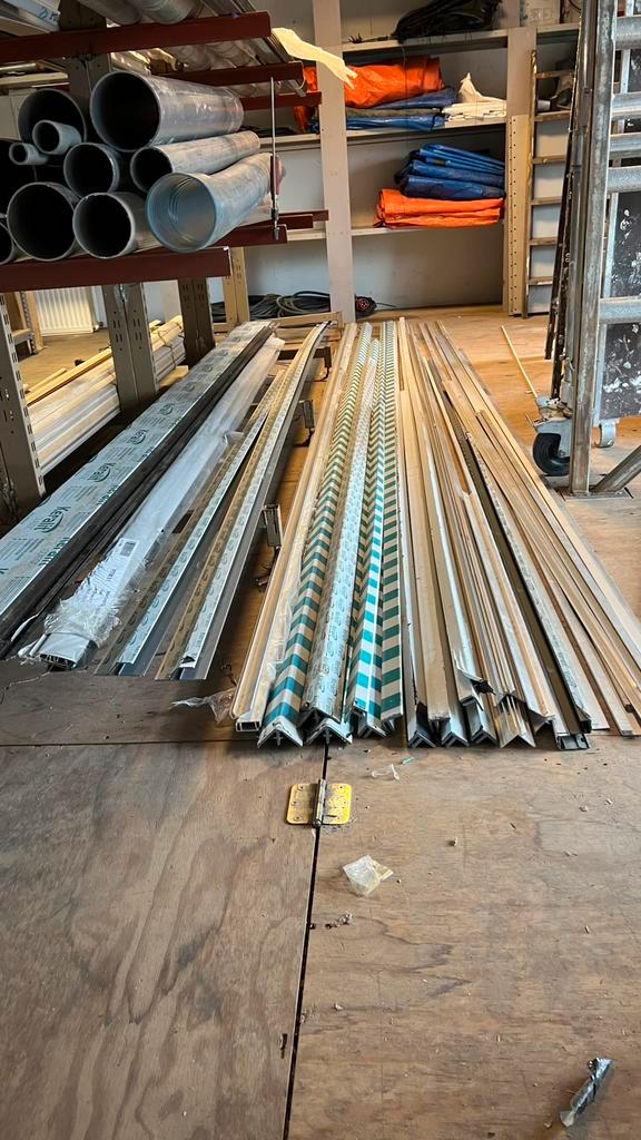 Restanten Keralit aansluitprofielen, Doe-het-zelf en Verbouw, Hout en Planken, Nieuw, Overige typen, Overige houtsoorten, 300 cm of meer