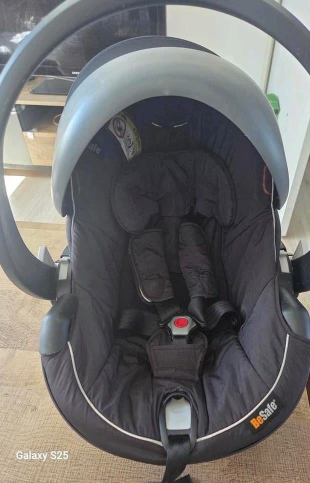 BeSafe autostoel met zonnekap, Kinderen en Baby's, Autostoeltjes, Autogordel, Zo goed als nieuw, 0 t/m 13 kg, Ophalen