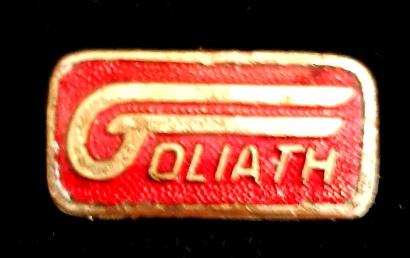 Goliath speld rood emaille, Verzamelen, Speldjes, Pins en Buttons, Verzenden, Gebruikt, Transport, Speldje of Pin