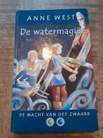 De Watermagiër - Anne West, Boeken, Ophalen of Verzenden, Zo goed als nieuw, Anne West