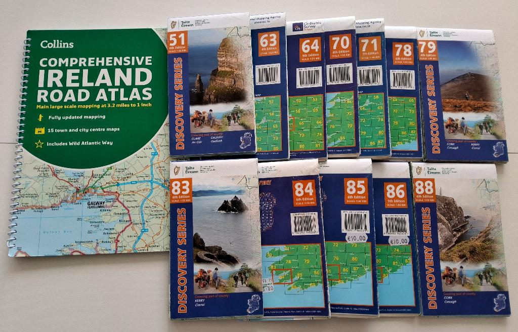 10 topografische kaarten + road atlas van Ierland, Boeken, Atlassen en Landkaarten, 2000 tot heden, Europa Overig, Ophalen of Verzenden