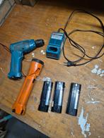 Makita Boormachine Set met Lader, Zaklamp en 3 Accu's, Ophalen of Verzenden, Gebruikt, Minder dan 400 watt, Boormachine