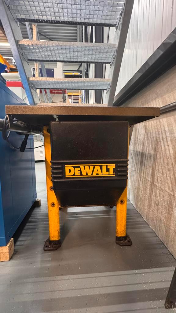 Dewalt Zaagtafel, Doe-het-zelf en Verbouw, Gereedschap | Zaagmachines, Gebruikt, Overige typen, 1200 watt of meer, 70 mm of meer