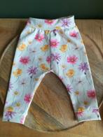 Nieuw handgemaakt • Leggingbroekje 'Fleurig 62, Kinderen en Baby's, Babykleding | Maat 62, Broekje, Meisje, Nieuw, Ophalen of Verzenden
