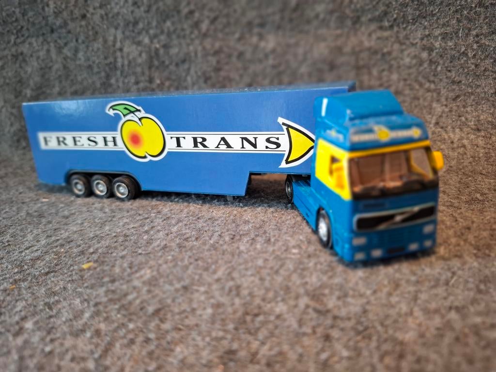 Volvo, Hobby en Vrije tijd, Modelauto's | Overige schalen, Ophalen of Verzenden, Zo goed als nieuw, Bus of Vrachtwagen