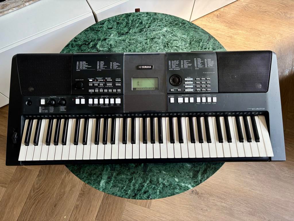 Yamaha PSR-E423 Keyboard - goede conditie, Ophalen, 61 toetsen, Yamaha, Zo goed als nieuw