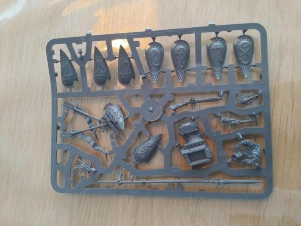 Rest sprue Warhammer: Age of Sigmar

Lumineth R-Lords: Vanar, Hobby en Vrije tijd, Wargaming, Warhammer, Ophalen of Verzenden