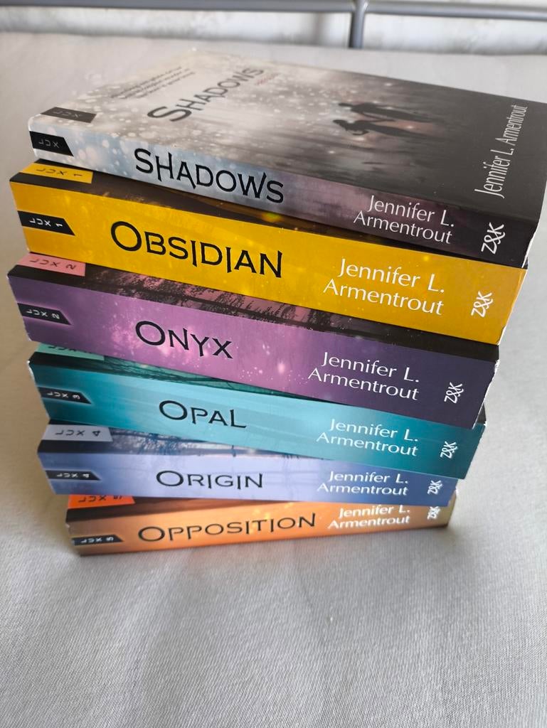 Lux-serie boeken van Jennifer L. Armentrout, Ophalen of Verzenden, Gelezen, Jennifer Armentrout, Nederland