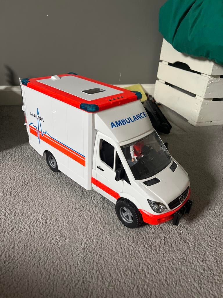 Bruder ambulance met poppetje, Kinderen en Baby's, Speelgoed | Speelgoedvoertuigen, Ophalen, Zo goed als nieuw