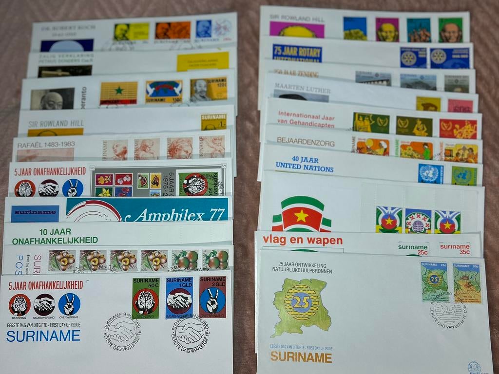 60 x eerste dag enveloppen Suriname, Postzegels en Munten, Postzegels | Eerstedagenveloppen, Ophalen of Verzenden, Rest van de wereld