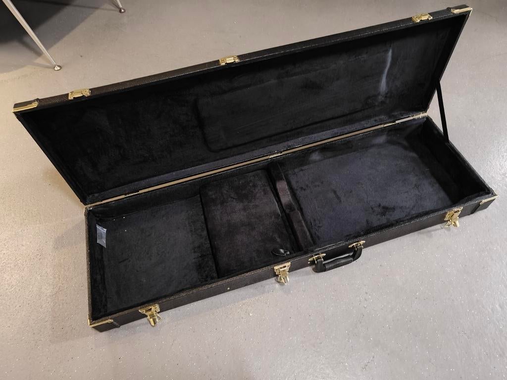 Stevige gitaarkoffer voor optimale bescherming, Muziek en Instrumenten, Behuizingen en Koffers, Ophalen, Gebruikt, Elektrische gitaar