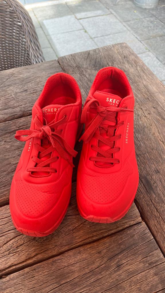 Rode schoenen, Kleding | Dames, Schoenen, Ophalen, Skechers, Rood, Sneakers of Gympen