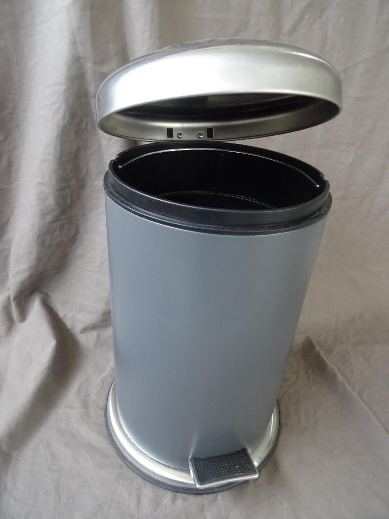 pedaalemmer Ikea Mjösa prullenbak afvalemmer grijs chroom, Ophalen, Met pedaal, Zo goed als nieuw, Metaal