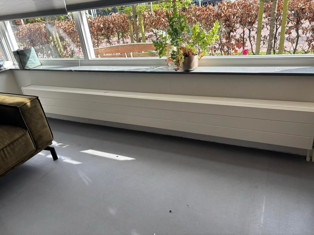 Mooie Jaga radiator - 300x30,5x12 (bxhxd), Ophalen, 30 tot 80 cm, Gebruikt, Radiator