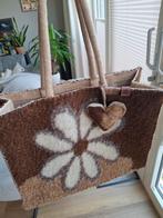 Bruine vintage wollen dekentas met bloem en hartje, Ophalen of Verzenden, Bruin, Handtas