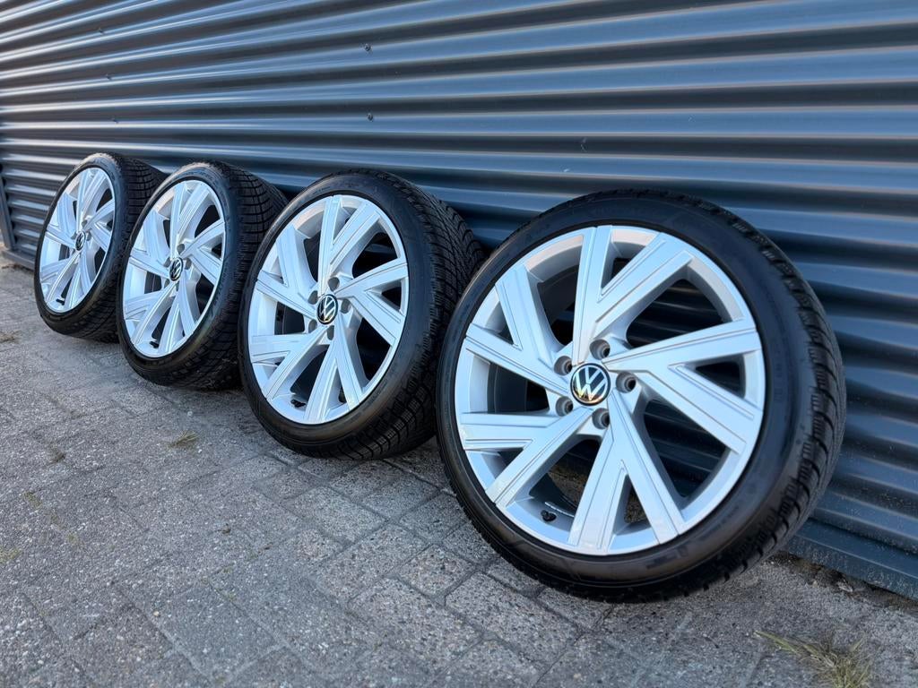 OEM VW Bergamo 18 inch 5x112 DOT 2025 Golf 8 R-Line GTI GTE, Auto-onderdelen, Banden en Velgen, Ophalen, 18 inch, Gebruikt, Banden en Velgen