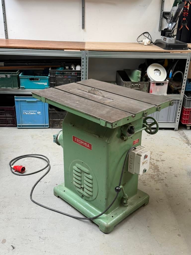 Frommia zaagmachine, super degelijk 380V, Ophalen of Verzenden, Zo goed als nieuw, 1200 watt of meer, Overige typen